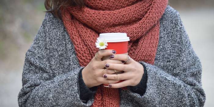 Come conquistare una ragazza che non conosci, fidanzata, a scuola