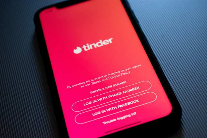 Tinder opinioni: in Italia per donne