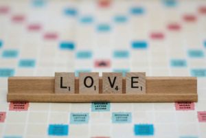 Aforismi, dediche e frasi d'amore per lui