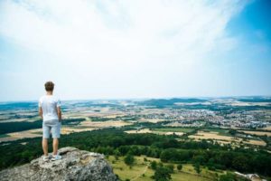 Come conquistare un ragazzo a cui piace un'altra e uscirci insieme con passaggi